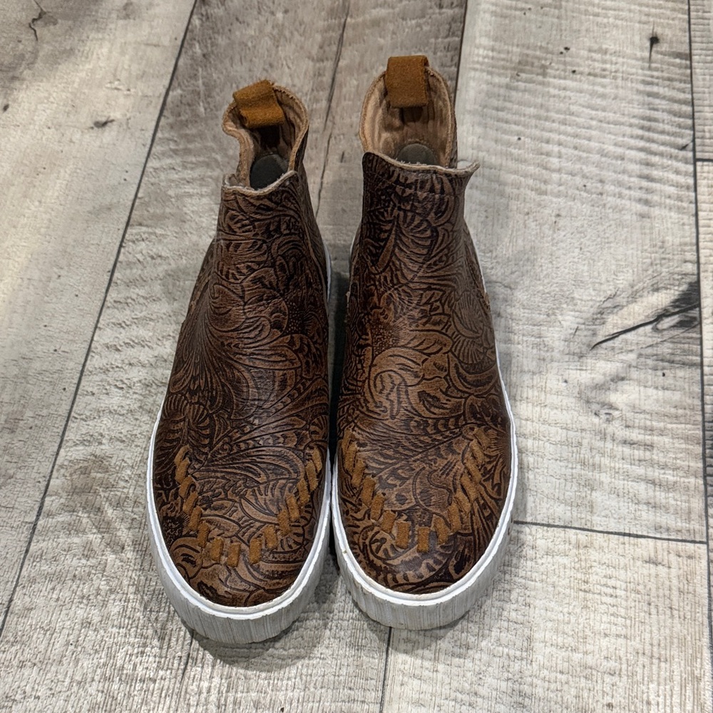 Reba by Justin Embossed Western Shoes